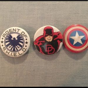 Hot Topic Marvel Button Set